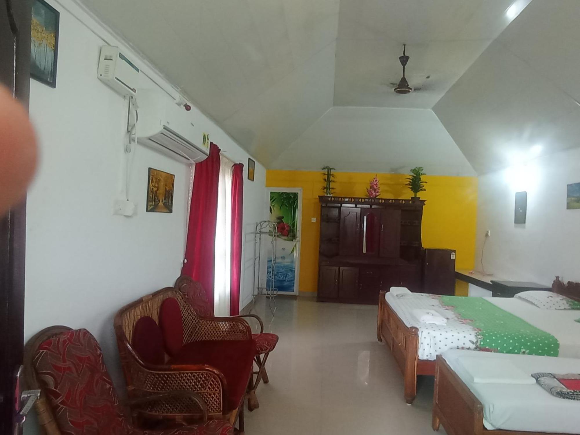 Keratheeram Beach Resort Varkala Rum bild